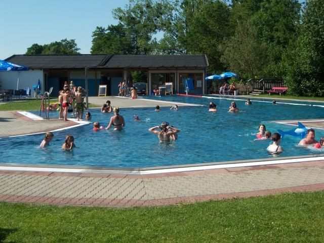 Sofern das Wetter und die Regelungen der Regierung passen, öffnet das Schmoiner Freibad Ende Mai.