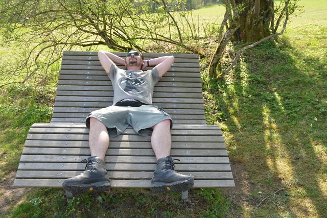 Unterwegs auf der Via Aqua: Redakteur Roland Mayr genehmigt sich ein kurzes Päuschen. | Foto: Roland Mayr