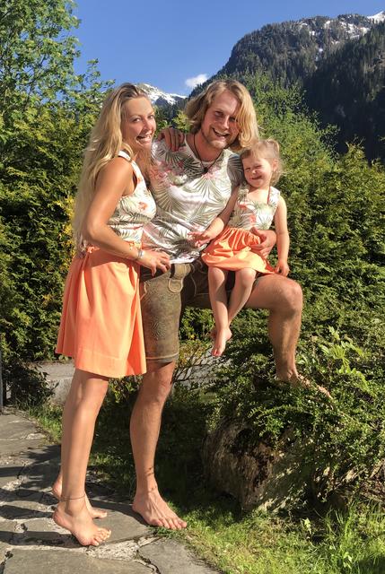 Max Steinbauer freut sich mit Freundin Sandra Schätzl und Töchterchen Lina auf die neue Herausforderung.