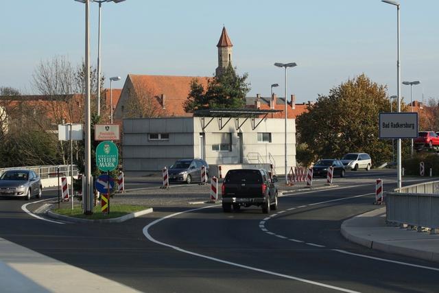 Grenzüberquerungen, wie hier bei Bad Radkersburg, werden erleichtert. | Foto: WOCHE