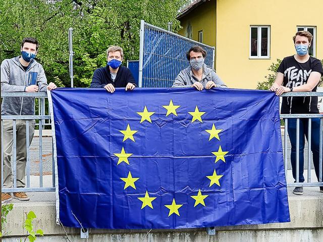 Richard Stelzer, Stefan Wieneke, Goran Micic und Maximilian Rader von "Pulse of Europe", die sich für ein vereintes Europa stark machen.