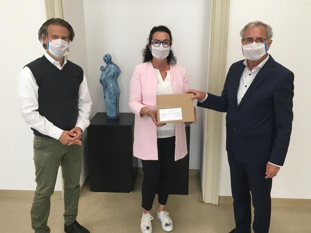 Übergabe: Michael Waldher, Nicole Maierhofer und Bürgermeister Hans-Peter Schlagholz | Foto: Stadtgemeinde Wolfsberg