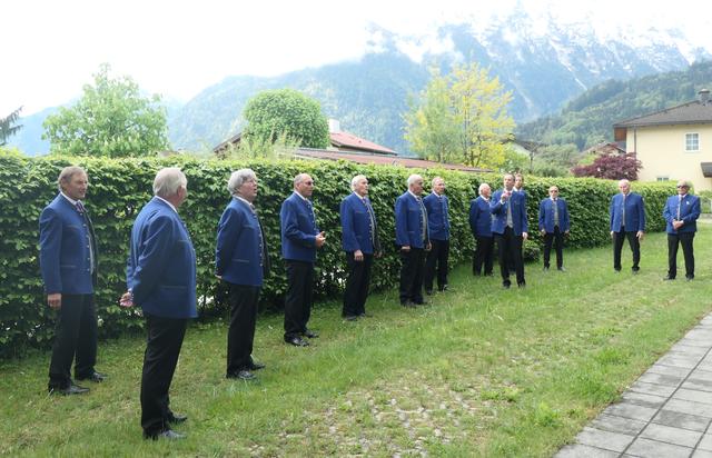 Die Darbietung des Männerchors in Kuchl freute die Senioren sehr. | Foto: Männerchor Kuchl