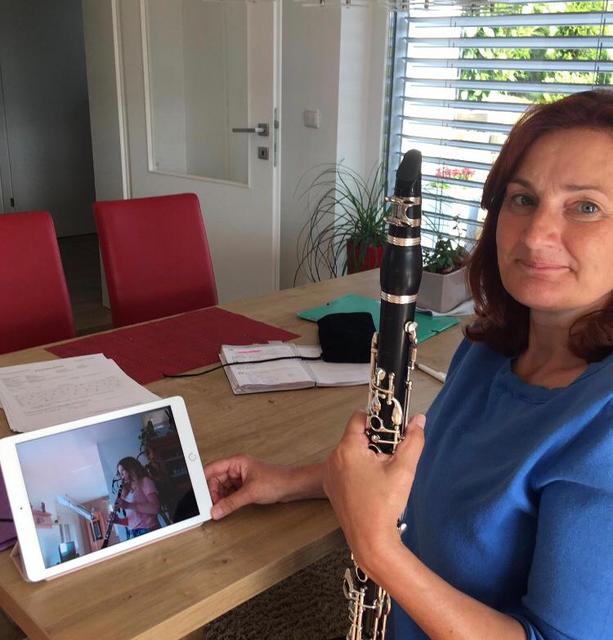 Klaudia Posch beim Online-Unterricht