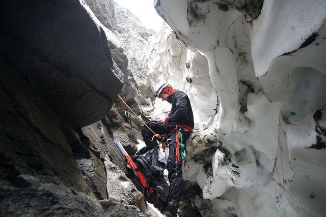 Arbeiten auf dem Ödenwinkelkees Forschungsprojekt zu Felsstabilität von Permafrost auf den Ödenwinkelkees in Uttendorf | Foto: Land Salzburg/Gerald Valentin