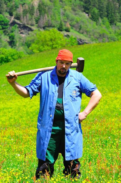 Kabarettist Wolfgang Feistritzer ist als Darsteller des Wutbauern „Petutschnig Hons“ bekannt. | Foto: Petutschnig Hons