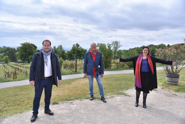 Bei der Präsentation: Bezirkschef Daniel Resch (ÖVP), Oktogon-Betreiber Gerhard Heilingbrunner und Kulturstadträtin Veronica Kaup-Hasler (v. l.).