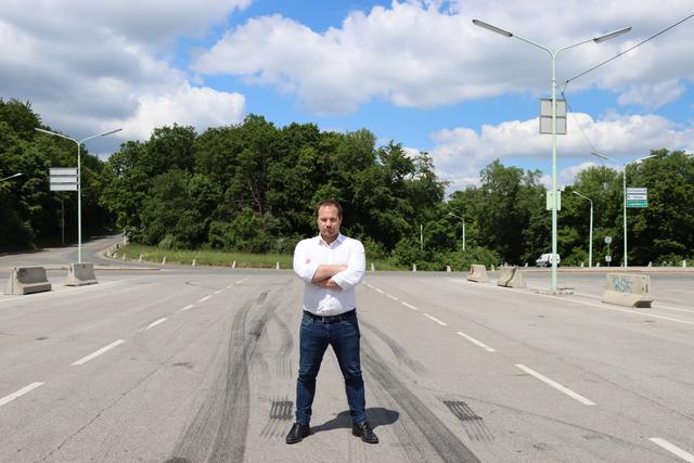 Der Döblinger Bezirkschef Daniel Resch sagt Nein zu Tuningstreffen am Parklatz des Kahlenbergs. | Foto: BV19/Bernhard Martinuzzi