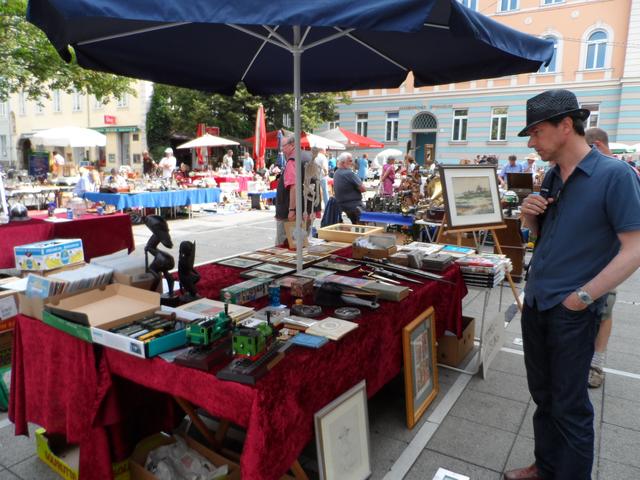 Beliebt: Viele Grazer besuchen den Antikmarkt, der vom Tummel- auf den Hasnerplatz gezogen ist, sowie die vier großen Märkte.