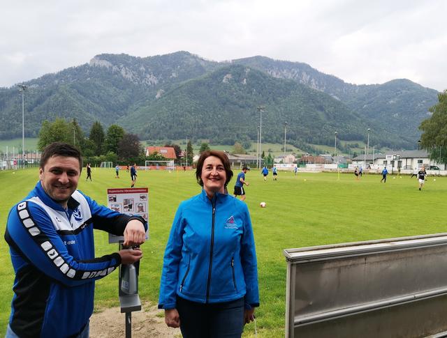 Am Foto Sektionsleiter Florian Fröhlich mit Frau Mag. Silvia Hackenberger beim lang ersehnten Trainingsstart (unter strengen behördlichen Auflagen) | Foto: Felix © Nationalpark-Apotheke Molln 