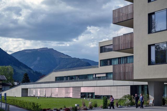 Tauernklinikum Zell am See: Seit Kurzem stehen im Pinzgau zusätzliche Laborkapazitäten zum Test von Blutproben auf das Corona-Antikörpervirus zur Verfügung. | Foto: René R. Wenzel