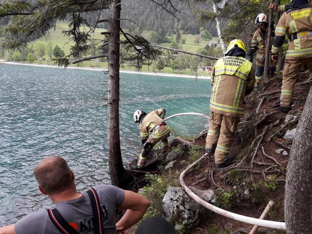 Eine weggeworfene Zigarette führte am Hintersteiner See in Scheffau zu einem Waldbodenbrand. | Foto: ZOOM.Tirol