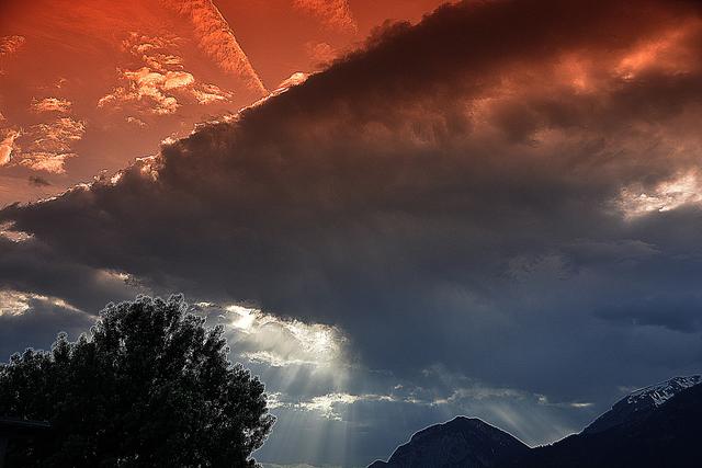 Am Samstagabend bringt eine Kaltfront kräftigen Regen und Gewitter nach Tirol. Am Sonntag wiederum präft ein Hoch das Wettergeschehen in Tirol. | Foto: Edenhauser