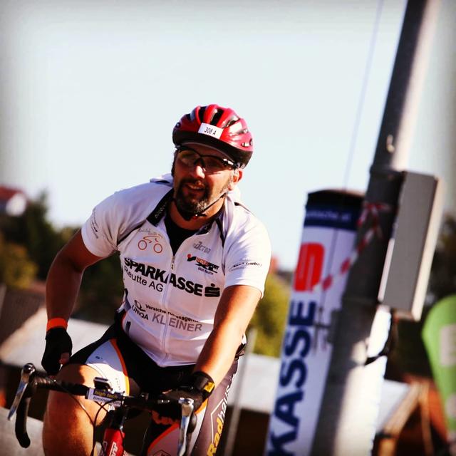 Christian Tschernutter sammelt Spenden für ein krankes Mädchen im Bezirk. Seine 24h Solo Charity Radtour startet am 11. Juli 2020. | Foto: privat