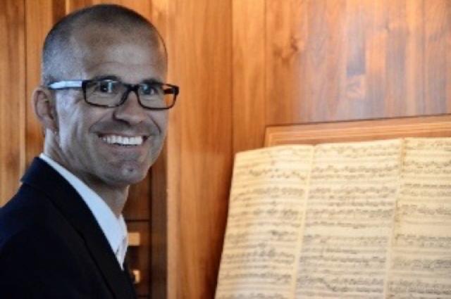 Nächsten Freitag wird Hannes Christian Hadwiger sein vorletztes Orgelkonzert in der Haller Pfarrkirche zum Besten geben. | Foto: Privat