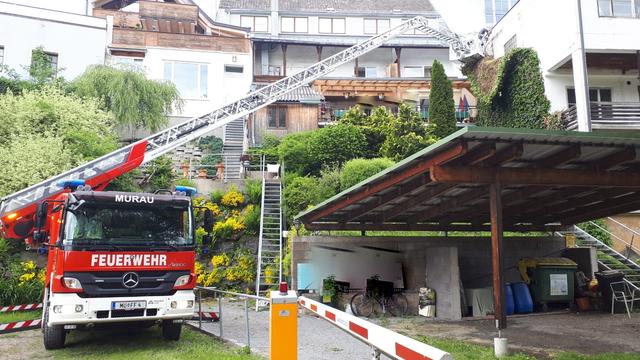 Die Feuerwehr Murau war mit Drehleiter im Einsatz.