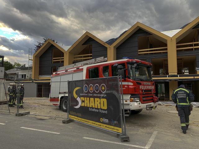 Am Abend des 25. Mai musste die Feuerwehr zu einem Brand in Hötting ausrücken. | Foto: Zeitungsfoto