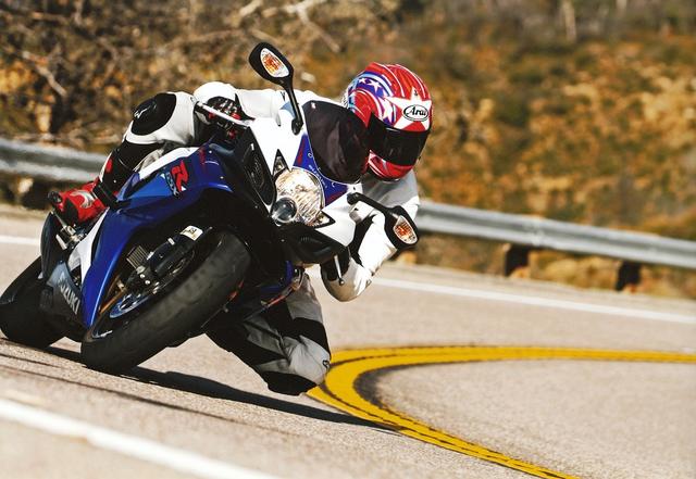 Ein Motorradfahrer war auf der Millstätter Bundesstraße in einer 80er Beschränkung mit 170 km/h unterwegs.  | Foto: pixabay/stevemorrissey/Symbolphoto
