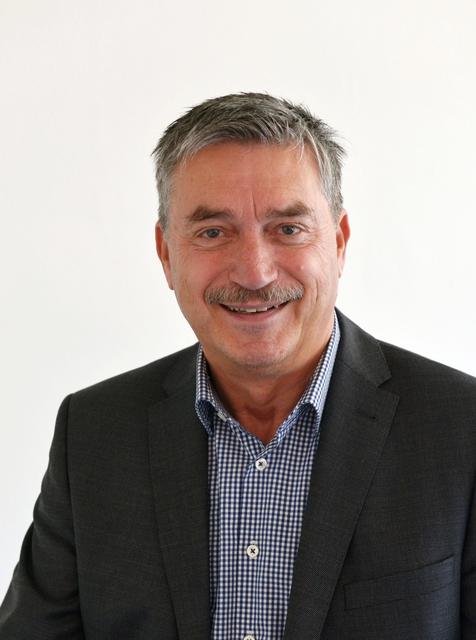 In der Einladung zu einer Pressekonferenz kündigt Bürgermeister Peter Stauber seinen Rückzug aus der Politik an. | Foto: Privat