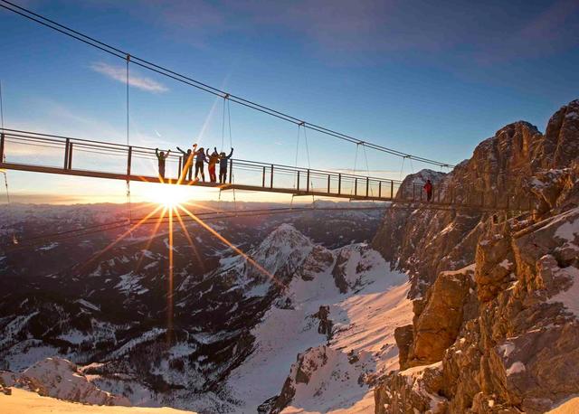 Beliebte Attraktionen, wie hier am Dachstein, sind in der Sommercard inkludiert. | Foto: Herbert Raffalt