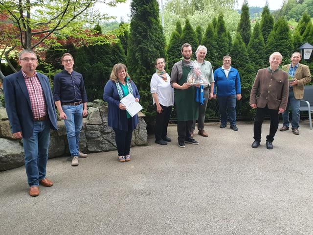  GGR Alfred Hollaus, Vizebgm. Christof Eigelsreiter, WB Obfrau GGF Elisabeth Wieland-Widder, Silvia Fahrnberger, Gastronom Gregor Fahrnberger, Gerald Fahrnberger, GR Gottfried Rasch, Bgm Heinrich Putzenlechner, GR Christoph Wutzl | Foto: Gde. Frankenfels