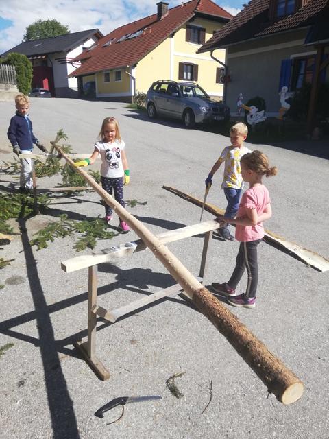 Die Enkelkinder am Werk | Foto: Peter Loder-Taucher