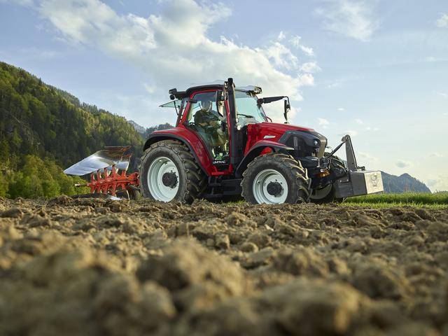 Die nächste Innovation des Tiroler Familienunternehmens Lindner sei der stufenlose Transporter "Unitrac 122 LDrive", der im Herbst 2020 vorgestellt werden soll.