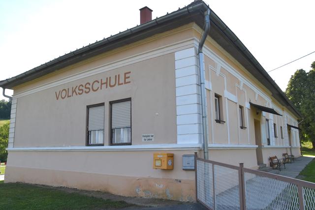 Die Schule wird trotz niedriger Schülerzahl umfassend saniert.