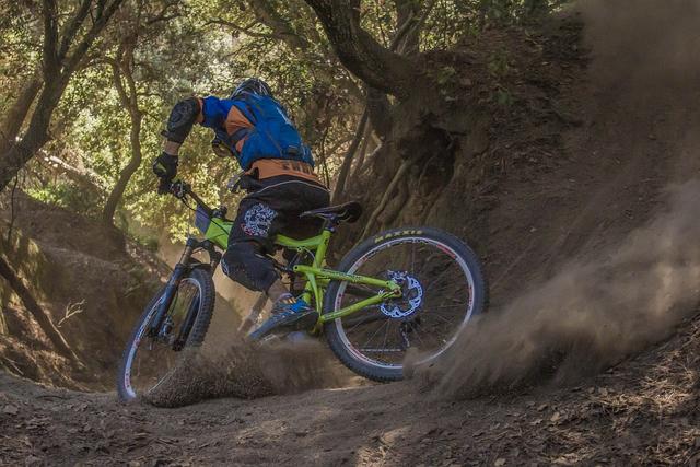 Ein 31-jähriger Grazer stürzte mit seinem Mountainbike und musste verletzt ins Krankenhaus gebracht werden.  | Foto: pixabay/Pexels/Symbolphoto