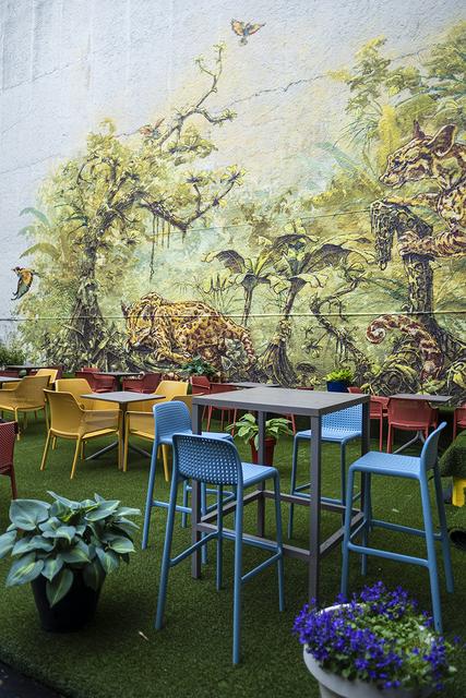 Im Gastgarten hat sich das Linzer Künstlerpärchen Video und Sckre kreativ verewigt. | Foto: BeenieInes Thomsen