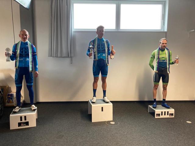 Der Hrinkow-Sportler Stefan Brandlmeier (re.) landete auf Platz 3.