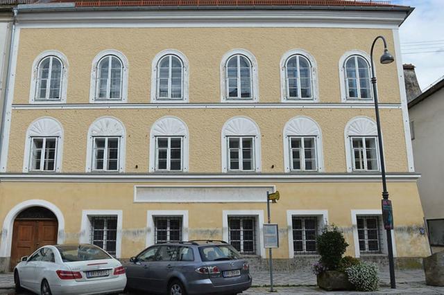 Ein Haus mit neuer Bestimmung: Das Geburtshaus von Adolf Hitler in Braunau.