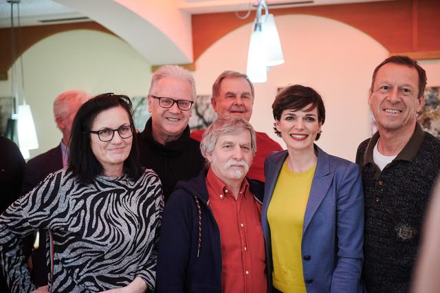 Parteichefin Pamela Rendi-Wagner mit Mitgliedern der SPÖ Ottensheim.
