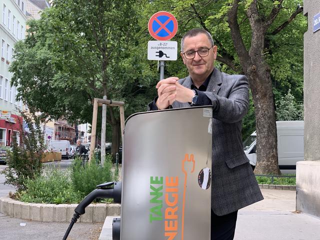 Die Brigittenau setzt auf Elektromobilität: "Wir haben in der Brigittenau mit die höchste Zulassungsrate von Elektroautos", erzählt Bezirksvorsteher Hannes Derfler. | Foto: privat