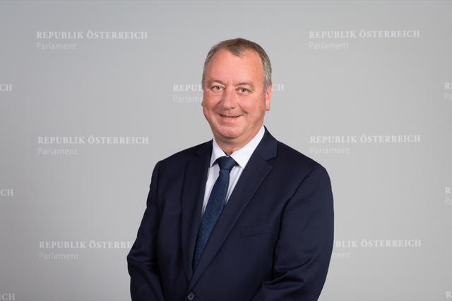 Parlamentarier Wolfgang Zanger und seine FPÖ sind gegen eine „neue Normalität“ und für eine Rückkehr zur „alten Normalität“.