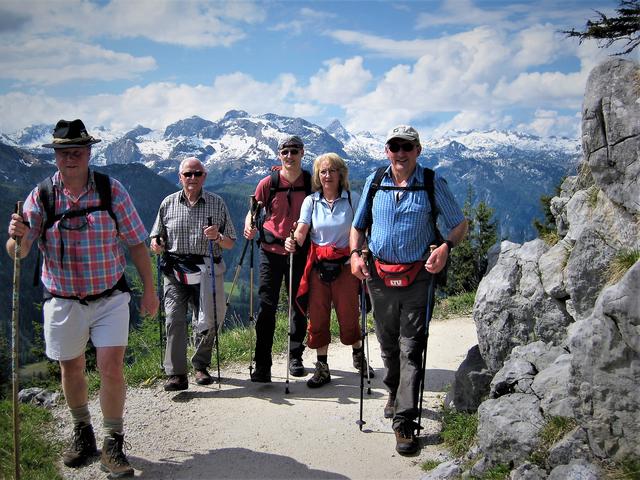 In die Berchtesgadener Alpen (wie hier bei einer früheren Bergtour am Jenner) führt Bergsteigerstammtischobmann Wolfgang Gruber (l.) die erste Tour 2020 in diese Gegend.