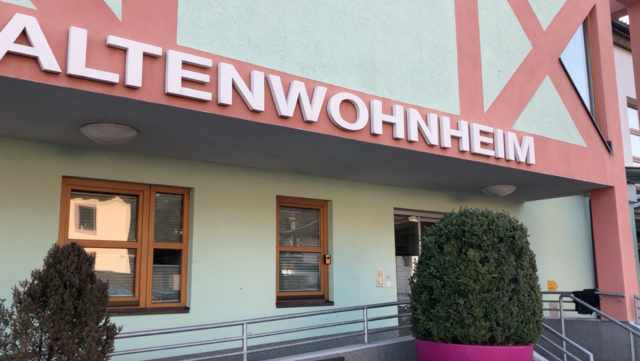 Eine Bewohnerin in einem Pflegeheim im Bezirk Wolfsberg wurde positiv auf das Corona-Virus getestet.