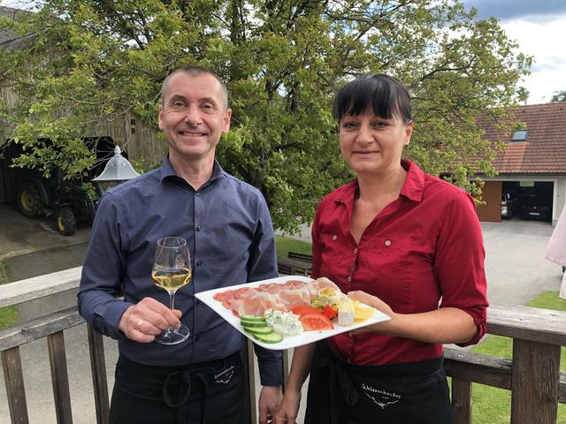 Stefan und Daniela Weissenbacher auf ihrem Bauernhof in Wieden in Allerheiligen im Mürztal.