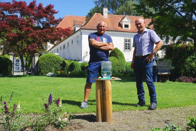 Der Imker und der Gärtner: Kurt Feichtner und Augustinus Klein (von links).