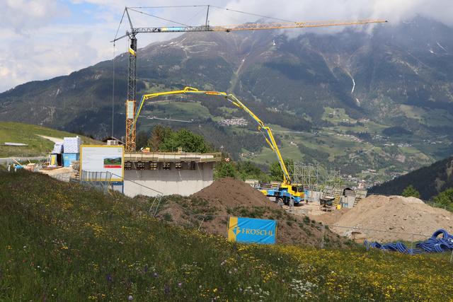 Es gibt Verzögerungen beim geplanten TINETZ-Umspannwerk in Fiss, eine Fertigstellung und Inbetriebnahme wird für Februar 2021 vorgesehen.  | Foto: Siegele