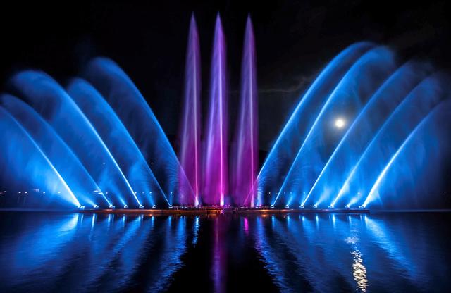Dann eben im Herbst: die Wasser-Laser-Show auf der Drau.