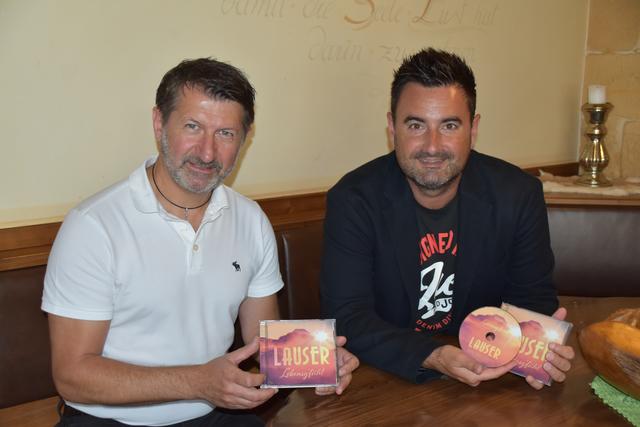 Langjährige Partner und Freunde: Sascha Wurglits und Andreas Hinker präsentierten die neue Lauser-CD "Lebensg'fühl".