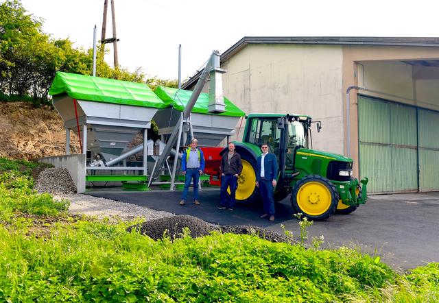 Gerhard Schinko vom Lagerhaus-Standort Hötzelsdorf, Landwirt Norbert Ledl und Agrarspartenleiter DI Rudolf Grubauer