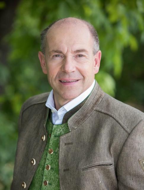 OÖ Bauernbund-Obmann und Agrar-Landesrat Max Hiegelsberger kritisiert einen Artikel des ORF, laut dem der Verkauf von Pestiziden gestiegen sei. | Foto: OÖ Bauernbund