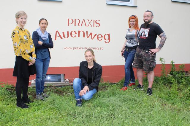 Beziehen die Praxis Auenweg: Silvia Taurer, Bettina Bliem, Sabine Laggner, Bettina Maier und Alexander Barbalonga