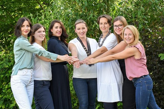 Lisa Aichhorn, Anni Söllradl, Mirabela Schmiedseder, Bianca Kiso, Leonie Josseck, Selina Moser und Doris Graf