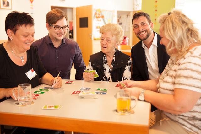 Gemütliches Zusammensein ist im 6. Bezirk nun auch für Senioren wieder möglich.