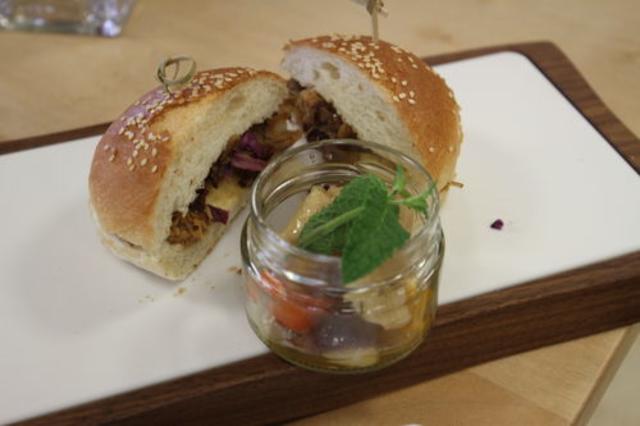 Vulcano bietet neuerdings auch einen regionalen Burger an. 