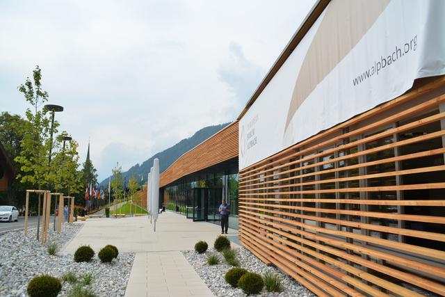 Die Räumlichkeiten des Congress Zentrum Alpbach werden heuer beim Forum Alpbach wohl "leerer" sein als in vergangenen Jahren. Die Veranstalter laden 2020 zu einer Onlinekonferenz.