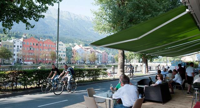 Auch die nördliche Markthallen Terrasse hat bis 31. August bis 23 Uhr geöffent. | Foto: Markthalle